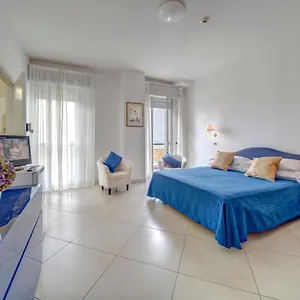 https://hotel-carlton-beach.riccione-hotels.org